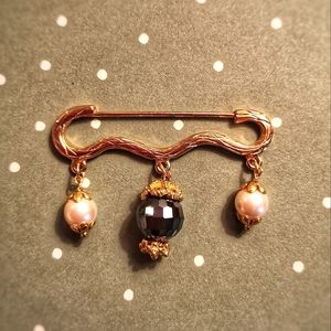 Handmade pearl and Swarovski crystal pin